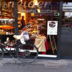 Bäckerei Schneider - Display window.