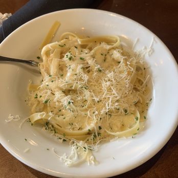 Olive Garden Italian Restaurant - Fettuccine Alfredo - Italian Near Me - Clovis, California
