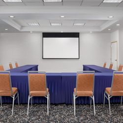 Hampton Inn & Suites Clinton - I-26 - Meeting Room