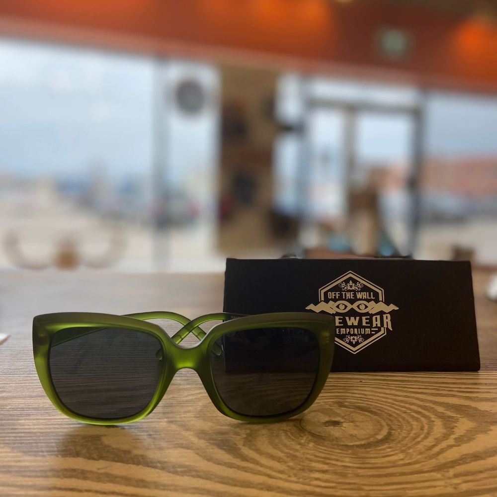 OFF THE WALL EYEWEAR EMPORIUM Updated September 2024 19 Photos