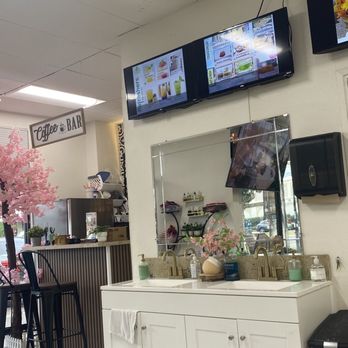 Vivid Nails & Spa - Nail Salons Near Me - Riverside, California