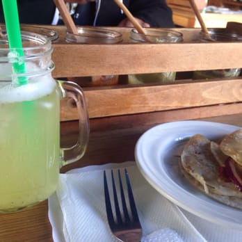 Maíz - A flight of salsa (not spicy to smoky hot) for you to choose from for your tacos. - Mexican Near Me - Tijuana, BCN Maíz - A flight of salsa (not spicy to smoky hot) for you to choose from for your tacos. - Mexican Near Me - Tijuana, BCN