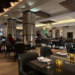 Bistro Mariposa - Dining room