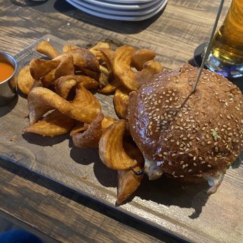 Happiest Hour - Grilled chicken sandwich - Cocktail Bars Near Me - Dallas, Texas