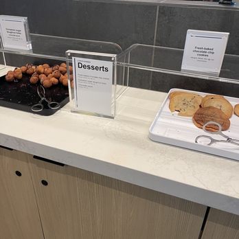 United Club Lounge - Desserts - Airport Lounges Near Me - Denver, Colorado United Club Lounge - Desserts - Airport Lounges Near Me - Denver, Colorado