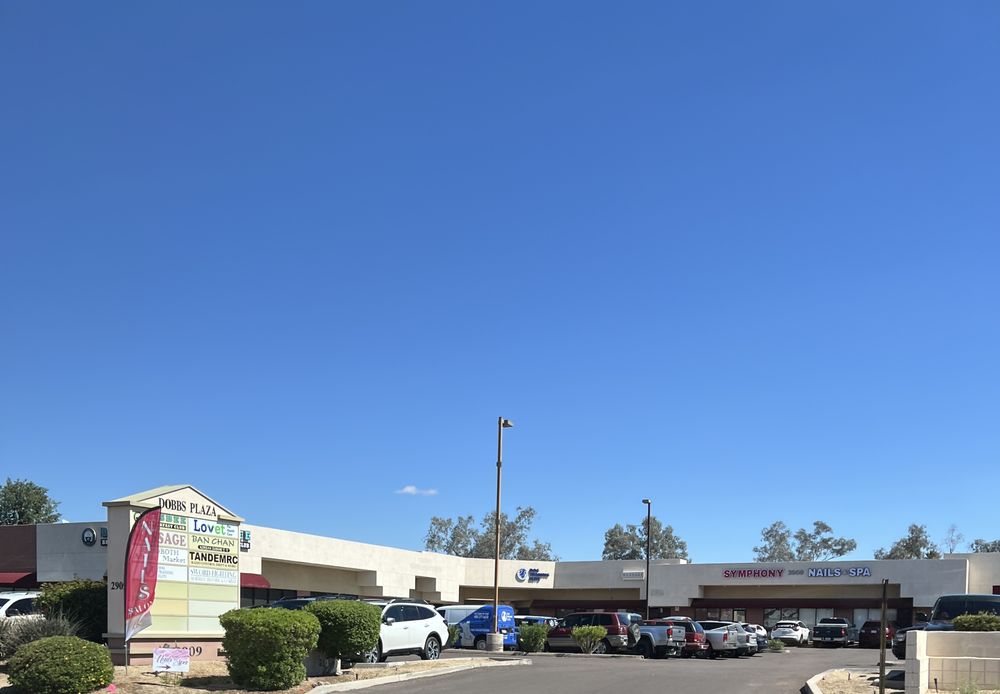 Symphony Nails & Spa Logo