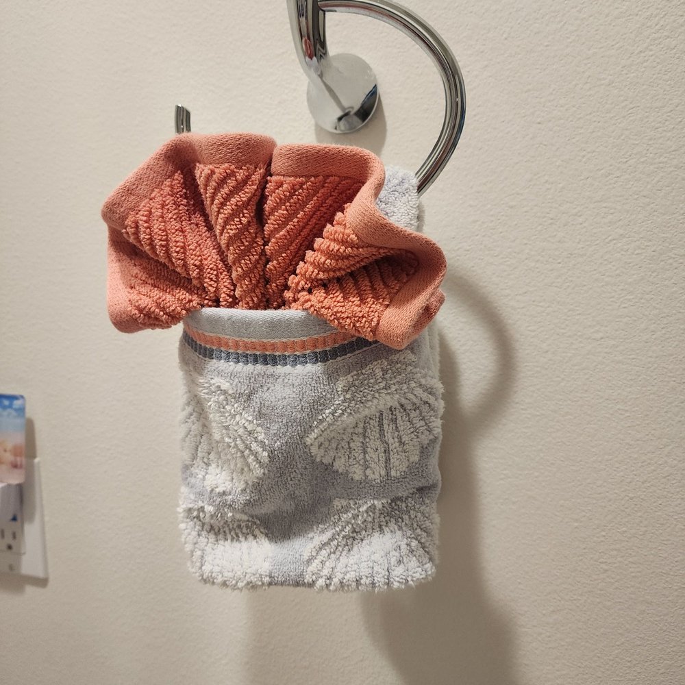 Eri's Cleaning Services - Guest hand towels - Home Cleaning Near Me Eri's Cleaning Services - Guest hand towels - Home Cleaning Near Me