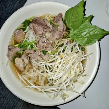 Pho Asia Noodle House - 14. Pho Tai Chin Nam Gau Gan Sach x large - Vietnamese Near Me - Everett, Washington