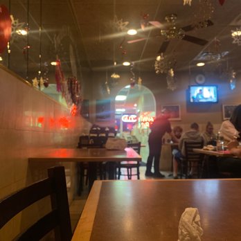 Fratelli's Pizzeria - Pizza Near Me - Bay Shore, New York