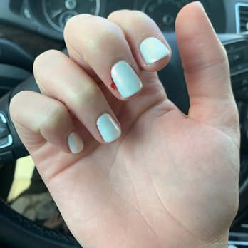 Lavie Spa Nails - Nail Salons Near Me - Cedar Rapids, Iowa