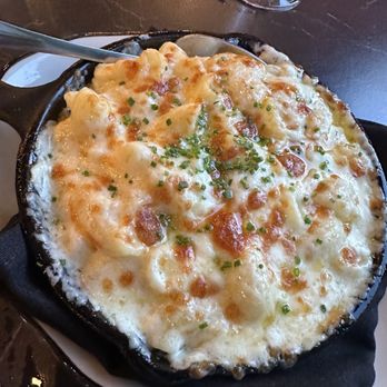 Fogon And Lions - Mac and Cheese - Cocktail Bars Near Me - Alpharetta, Georgia