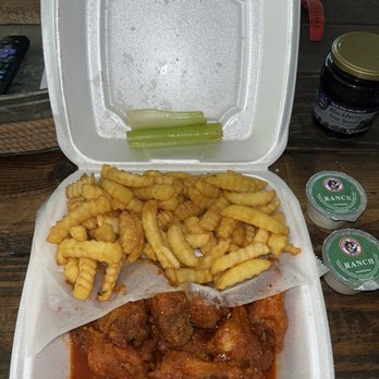 Touchdown Wings - 10 Pieces (Combo) hot! Perfect! - American Near Me - Griffin, Georgia Touchdown Wings - 10 Pieces (Combo) hot! Perfect! - American Near Me - Griffin, Georgia