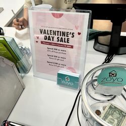 Zoyo Frozen Yogurt Desert Ridge - Sale Sign, but Nataly won't actually give you the discount