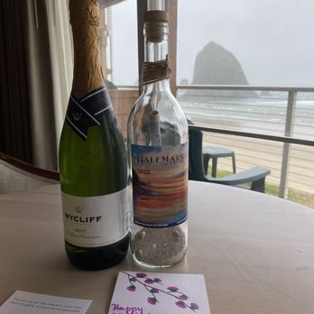 Hallmark Resort & Spa Cannon Beach - Surprise anniversary gifts from the staff - Resorts Near Me - Cannon Beach, Oregon Hallmark Resort & Spa Cannon Beach - Surprise anniversary gifts from the staff - Resorts Near Me - Cannon Beach, Oregon
