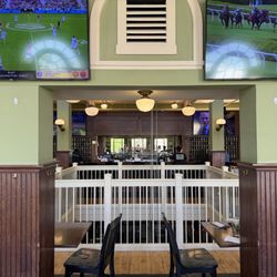 MickDuff's Brewing Company - Awesome bar