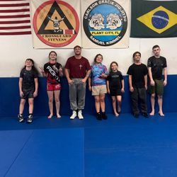 Carlson Gracie Plant City - Youth/adult wrestling practice