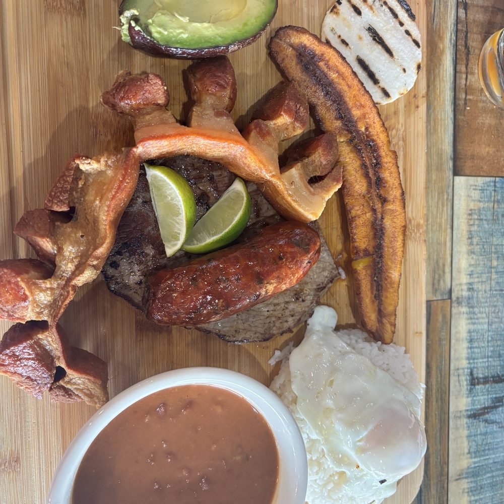 Restaurante La Barra - Bandeja Paisa - Breakfast & Brunch Near Me - Lilburn, Georgia
