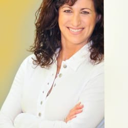Health Pyramid Longevity and Vitality Center - Dr Kathleen Hartford is a published author on healthy aging and an integrated chiropractor...