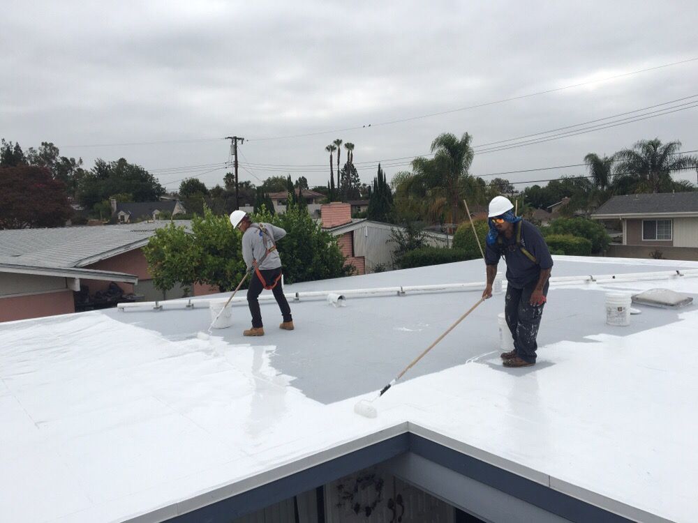 Slide of Luis Mendoza Roofing