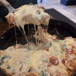 Medium 12" Alfredo Chicken Pizza Medium 12" Alfredo Chicken Pizza