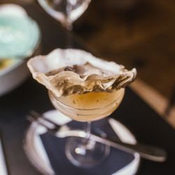 Restauracja Farina - Vodka with oyster shot