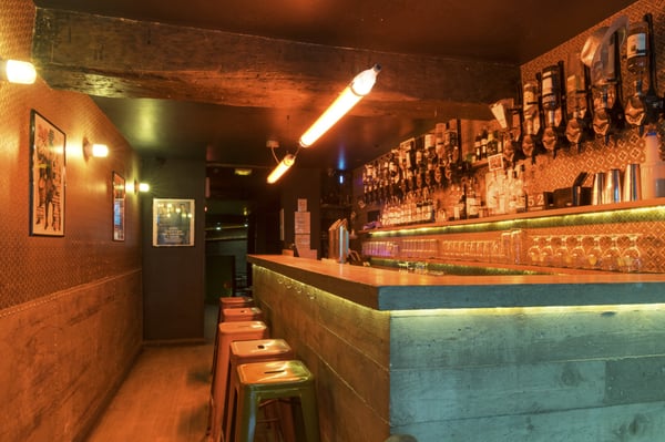 Le Cavern by null