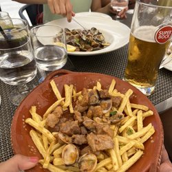 O Cofre - Pork and clam with fries