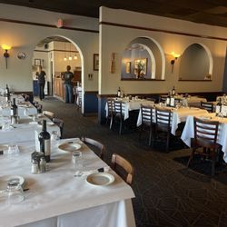 Giorgio's Family Restaurant - Dining area