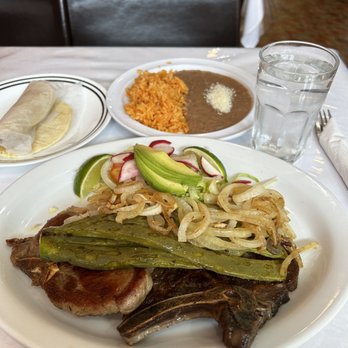 Veracruzano - Chuleta con nopales. - Tacos Near Me - New York, New York Veracruzano - Chuleta con nopales. - Tacos Near Me - New York, New York
