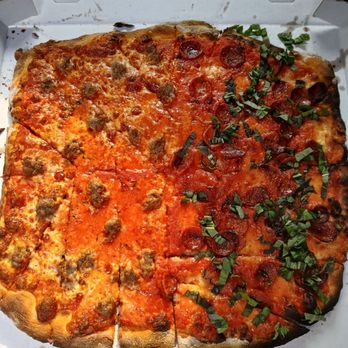 Tomatoes Apizza - Half classic w/sausage Half fresh mozzarella w/pepperoni - Pizza Near Me - Farmington Hills, Michigan Tomatoes Apizza - Half classic w/sausage Half fresh mozzarella w/pepperoni - Pizza Near Me - Farmington Hills, Michigan