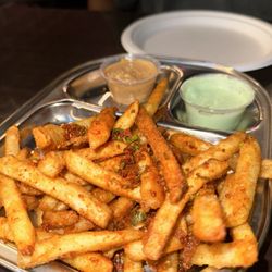 Moti- Lincoln Park - Masala Fries Moti sauce Tikka Sauce