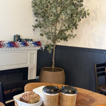 Camino Coffee Mill - Coffee cake  Vanilla latte  Marshmallow latte - Coffee & Tea Near Me - Placerville, California