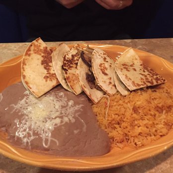 El Azteca Camden - Quesadilla supreme - Mexican Near Me - Dover, Delaware