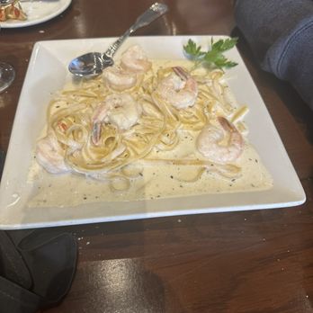Distasio's On The Bay - Shrimp Alfredo Pasta - Italian Near Me - Morro Bay, California