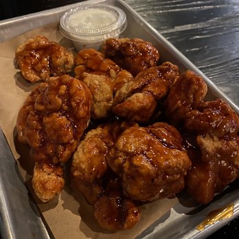 Legends Tavern & Grille - 1/2lb Boneless Wings - Sports Bars Near Me - Plantation, Florida