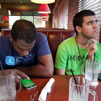 Ruby Tuesday - Family - Burgers Near Me - Somerset, New Jersey