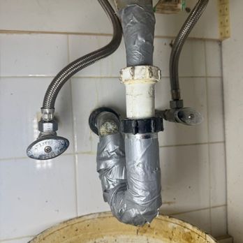Twin Pros Plumbing And Rooter - Pipe that was taped up for water can stop leaking. - Plumbing Near Me - Los Angeles, California Twin Pros Plumbing And Rooter - Pipe that was taped up for water can stop leaking. - Plumbing Near Me - Los Angeles, California