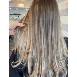Mode De Vie Hair Studio - Hair color by Violeta
