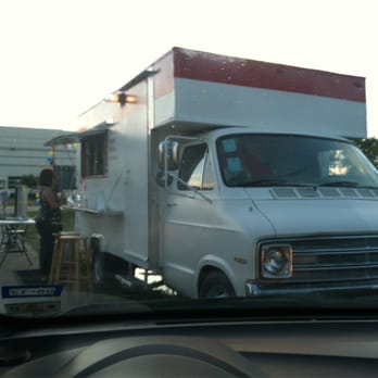 Taqueria El Toro - a food truck parked in a parking lot - Mexican Near Me - Houston, Texas Taqueria El Toro - a food truck parked in a parking lot - Mexican Near Me - Houston, Texas
