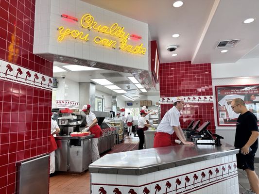 In-N-Out Burger by null
