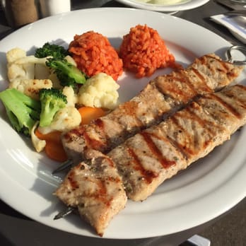 Petros - Suvlaki mit gemischtem Gemüse anstatt Pommes - Greek Near Me - Hanover, NI