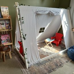 Kids corner! Kids corner!