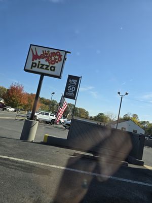 Melting Pot Pizza by null