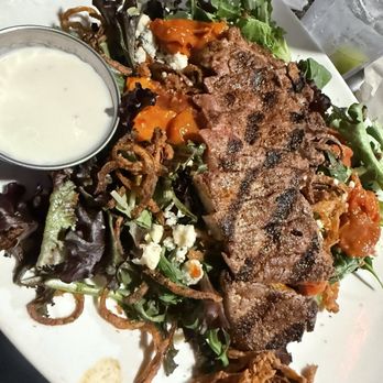 Social House Kitchen and Bar - Steak salad with Bleu cheese dressing - Burgers Near Me - Bakersfield, California Social House Kitchen and Bar - Steak salad with Bleu cheese dressing - Burgers Near Me - Bakersfield, California