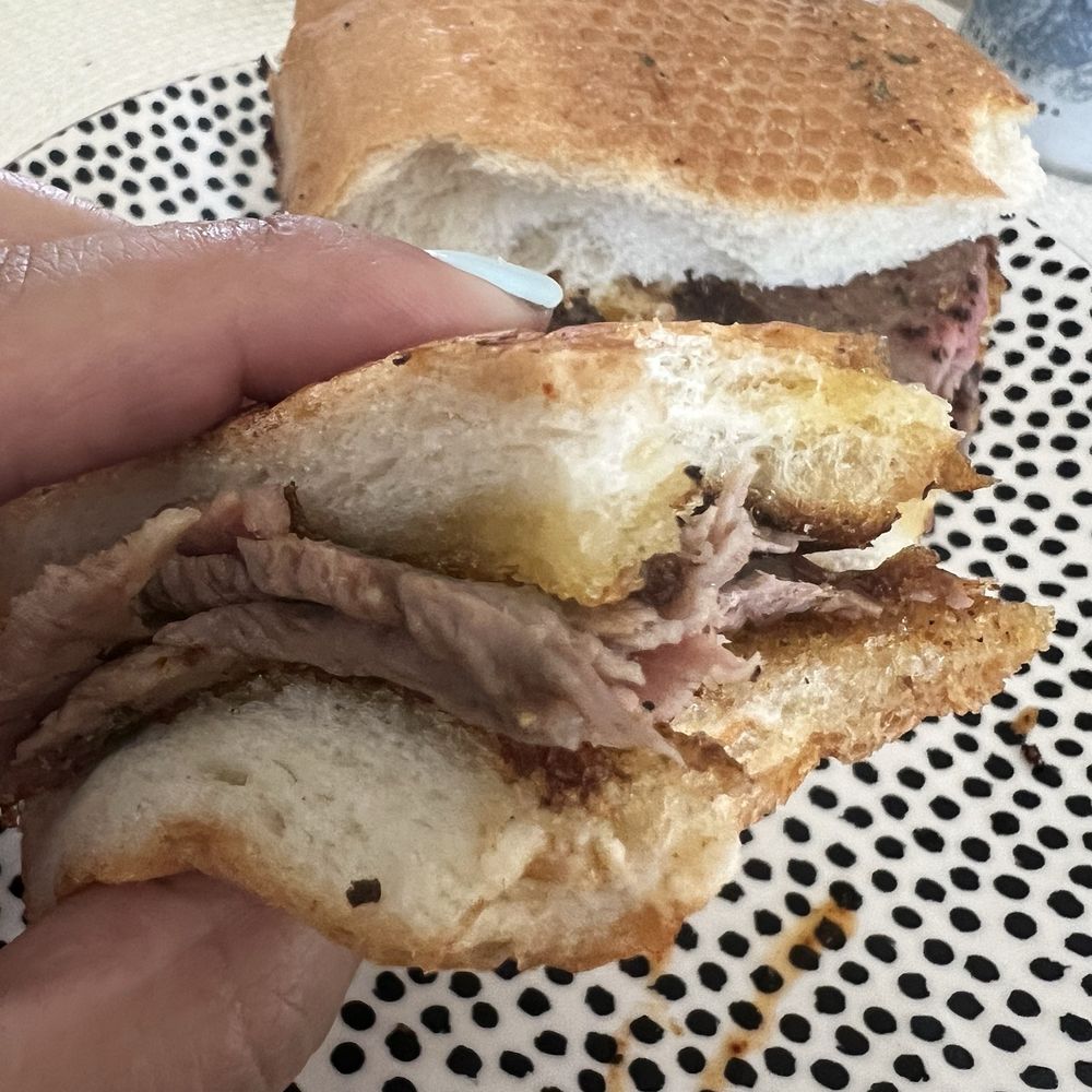Tri-tip sandwich