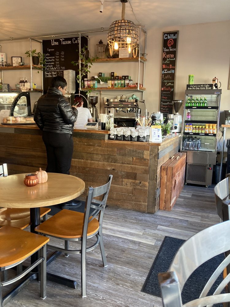 Une Tasse Cafe