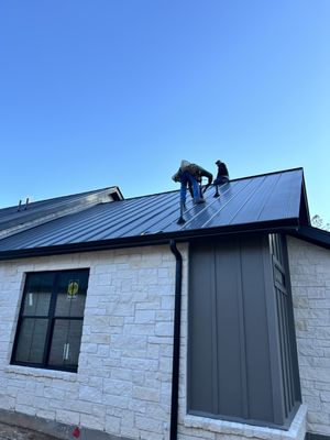 Parker Roofing & Sheet Metal Logo