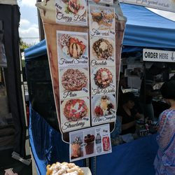 DonnaLu Productions & Scandylous Delights - California vegetarian food festival fun-wich vegan funnel cake sandwich vanilla ice cream Oreo whipped cream powdered sugar