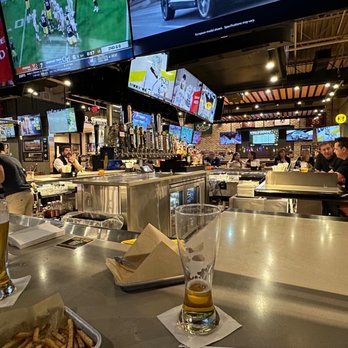Buffalo Wild Wings - Nice bar view - Chicken Wings Near Me - Tampa, Florida