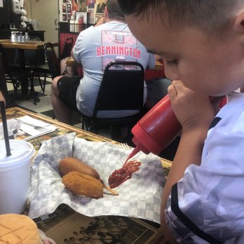 Sid's Diner - Kids corn dog - Diners Near Me - El Reno, Oklahoma
